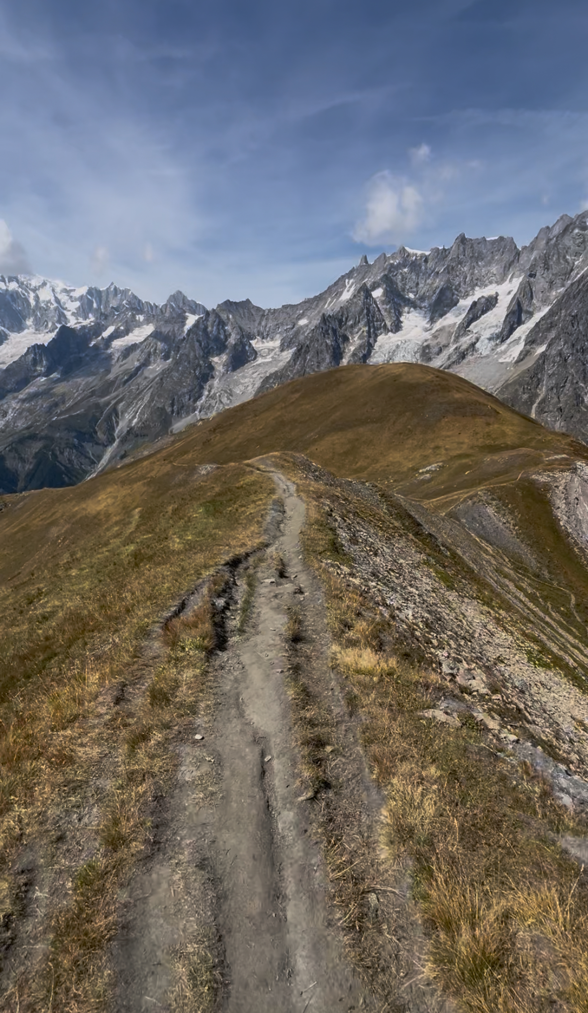 Descending toward Refuge Bertone